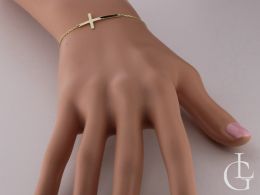 celebrytka złota bransoletka damska z krzyżykiem krzyżyk duży złoty łańcuszek ankier bransoletka na rękę na ręce realne zdjęcie