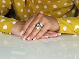 pierścionek srebrny z cyrkoniami pozłacany potrójny szeroki cyrkonie pierścionki srebrne realne zdjęcie na palcu dłoni na prezent urodziny imieniny pod choinkę na prezent dla dziewczyny żony