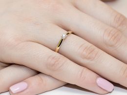 złoty pierścionek zaręczynowy klasyczny złoto żółte próba 0.585 brylant pierścionki zaręczynowe klasyczne