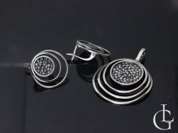 komplet biżuterii srebrnej kolczyki wisiorek kółko kółka realne zdjęcia na manekinie modelce komplety srebrne na prezent