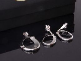 komplet biżuterii srebrnej kolczyki wiszące wisiorek na łańcuszek srebro 0.925