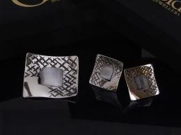 ekskluzywny komplet biżuterii srebrnej kolczyki romby i wisiorek romb na łańcuszek na prezent