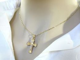 Krzyżyk złoty pr.0,585 z wizerunkiem Jezusa Chrystusa na prezent