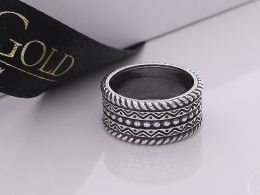 pierścionek srebrny obrączka oksydowana szeroka pierścionki srebrne realne zdjęcie na palcu dłoni na prezent urodziny imieniny pod choinkę na prezent dla dziewczyny żony