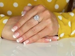 pierścionek srebrny z cyrkoniami cyrkonie pierścionki srebrne realne zdjęcie na palcu dłoni na prezent urodziny imieniny pod choinkę na prezent dla dziewczyny żony