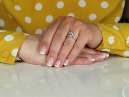 pierścionek srebrny lilia satynowe wykończenie pierścionki srebrne realne zdjęcie na palcu dłoni na prezent urodziny imieniny pod choinkę na prezent dla dziewczyny żony