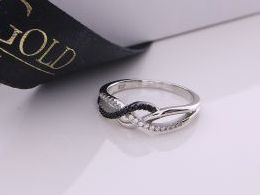 pierścionek srebrny obrączka z cyrkoniami cyrkonie czarne klasyczne pierścionki srebrne realne zdjęcie na palcu dłoni na prezent urodziny imieniny pod choinkę na prezent dla dziewczyny żony