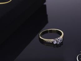 pierścionek złoty zaręczynowy z cyrkoniami zaręczyny cyrkonie złoto żółte 14K 0.585 pierścionek na palcu w pudełku realne zdjęcie zdjęcia pierścionek zaręczynowy na rocznicę pamiątkę mikołaja pod choinkę