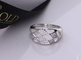 pierścionek srebrny z cyrkoniami cyrkonie szeroka szyna obrączka pierścionki srebrne realne zdjęcie na palcu dłoni na prezent urodziny imieniny pod choinkę na prezent dla dziewczyny żony