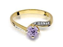 złoty pierścionek zaręczynowy z ametystem ametyst z brylantami diamentami na palcu na ręce złoto żółte próba 0.585 14ct nowoczesny wzór pierścionka