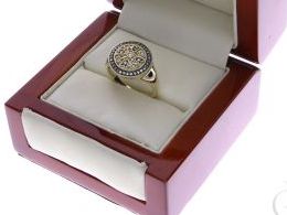 pierścionek złoty zaręczynowy z brylantami diamentami brylant diament czarne diamenty czarny diament zaręczyny złoto żółte 14K 0.585 pierścionek na palcu w pudełku realne zdjęcie zdjęcia pierścionek zaręczynowy na rocznicę pamiątkę mikołaja pod choinkę pr