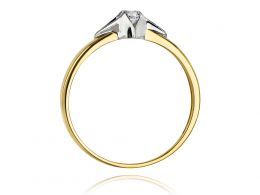 pierścionek zaręczynowy złoty z brylantem złoto żółte i białe klasyczny wzór złoto próba 0.585 14ct pierścionek na palcu dłoni realne zdjęcie zdjęcia