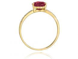 pierścionek złoty z serduszkiem sercem z rubinem rubin z brylantami diamentami na palcu na ręce realne zdjęcie zdjęcia klasyczny wzór brylanty diamenty złoto żółte próba 0.585 14k