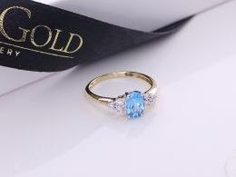 pierścionek złoty zaręczynowy z topazem topaz diamentami brylantami brylanty diamenty złoto żółte 14K 0.585 pierścionek na palcu w pudełku realne zdjęcie zdjęcia pierścionek zaręczynowy na rocznicę pamiątkę mikołaja pod choinkę