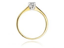 złoty pierścionek zaręczynowy z brylantem diamentem na palcu na ręce złoto żółte próba 0.585 14ct klasyczny wzór pierścionka prezent