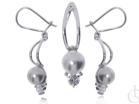 Komplet biżuterii ze srebra pr.0,925 z perełkami i cyrkoniami