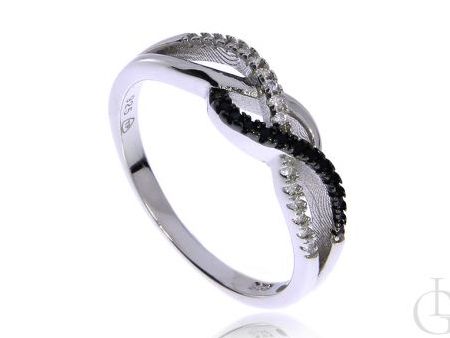 Pleciony pierścionek obrączka ze srebra rodowanego pr.0,925 z białymi i czarnymi cyrkoniami